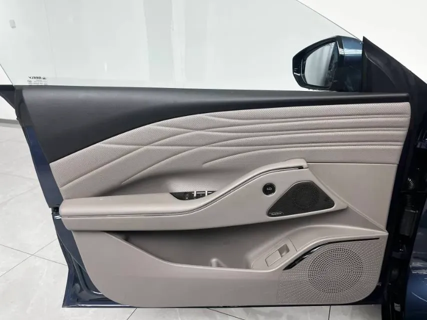 2025 Geely Galaxy Starshine 8 1.5T 163HP L4 3DHT PHEV 27.69KWH,autocango,china used car exporter,china ev exporter,chinese used car exporter,chinese used ev exporter