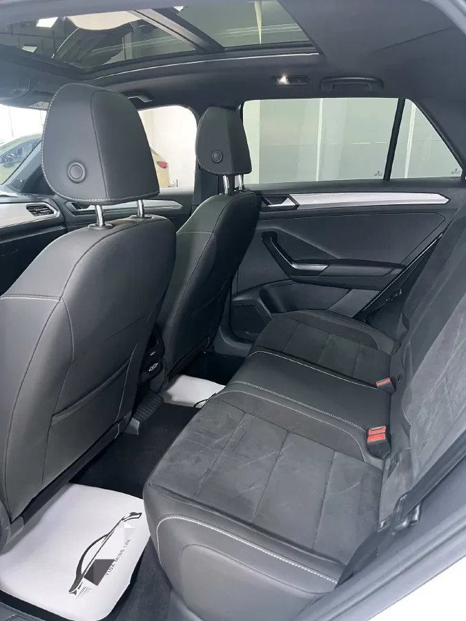 2022 Volkswagen T-Roc 1.4T 150HP L4 7DCT,autocango,china used car exporter,china ev exporter,chinese used car exporter,chinese used ev exporter