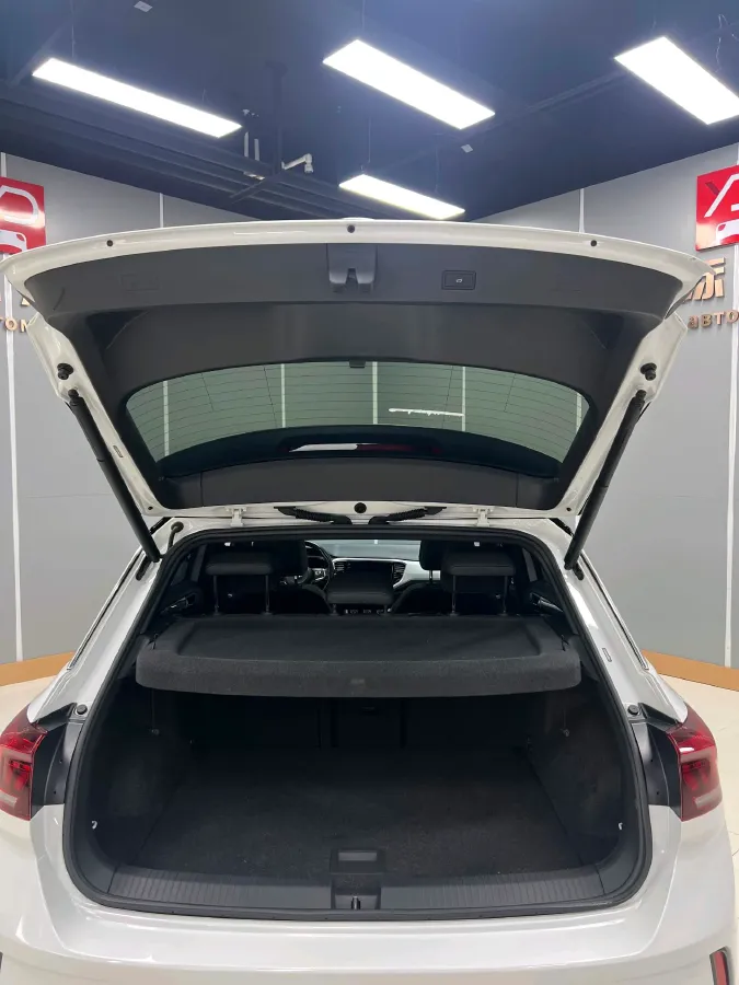 2022 Volkswagen T-Roc 1.4T 150HP L4 7DCT,autocango,china used car exporter,china ev exporter,chinese used car exporter,chinese used ev exporter