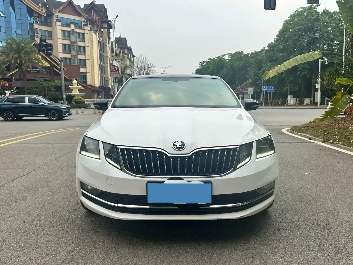 2019 Skoda Octavia 1.4T 150HP L4 7DCT,autocango,china used car exporter,china ev exporter,chinese used car exporter,chinese used ev exporter