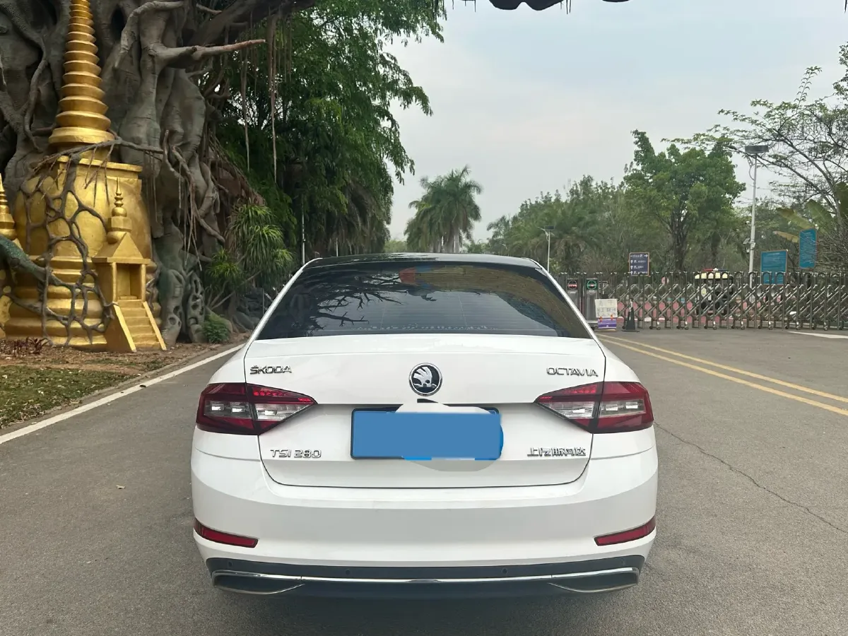 2019 Skoda Octavia 1.4T 150HP L4 7DCT,autocango,china used car exporter,china ev exporter,chinese used car exporter,chinese used ev exporter
