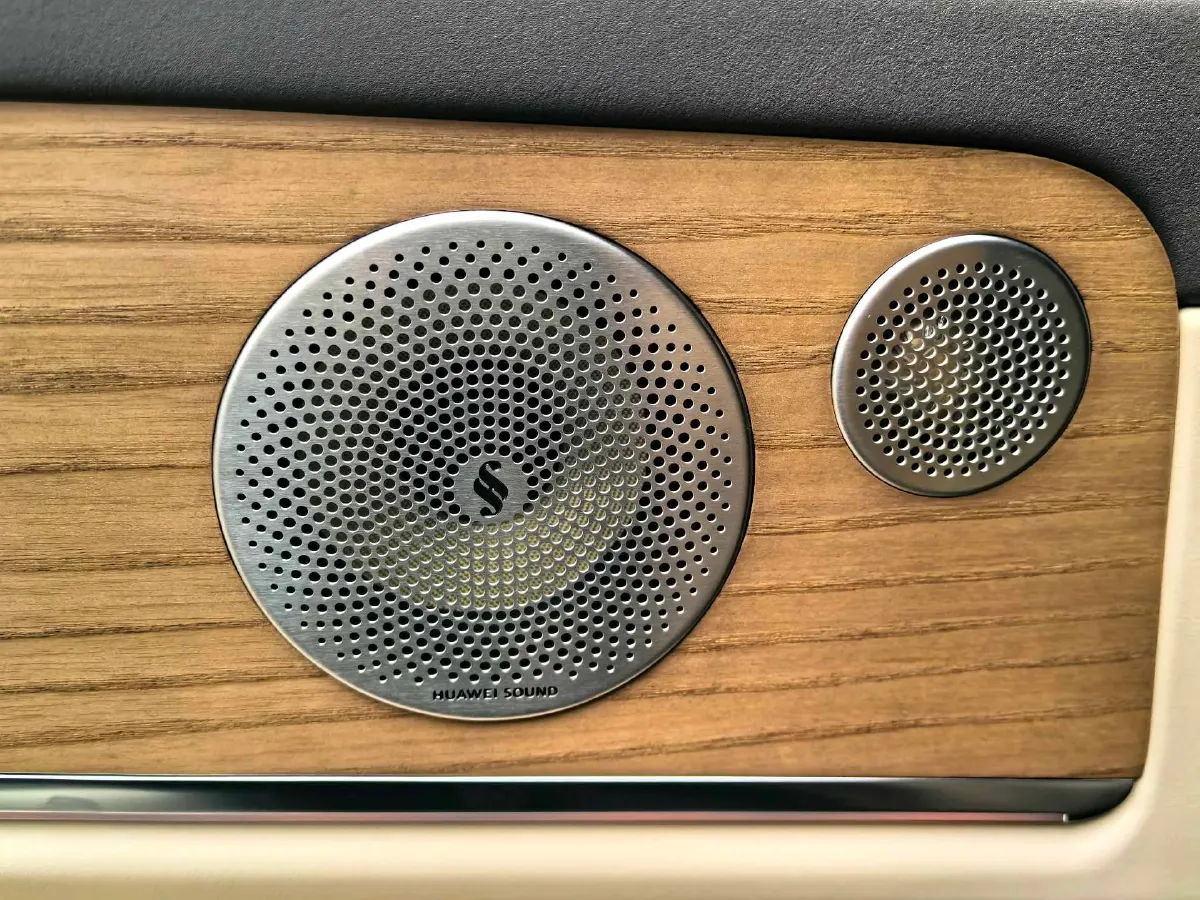 2024 AITO AITO M9 1.5T 152HP L4 REEV 42KWH,autocango,china used car exporter,china ev exporter,chinese used car exporter,chinese used ev exporter