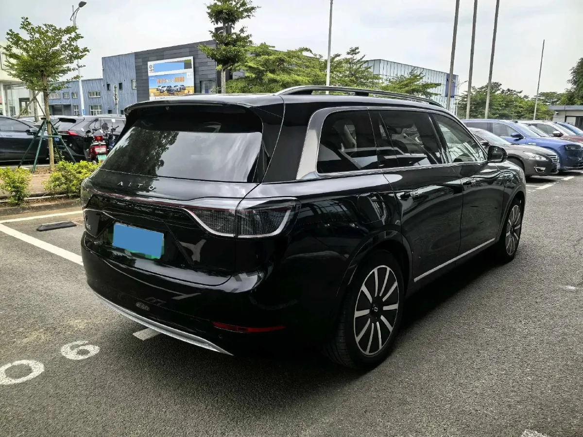 2024 AITO AITO M9 1.5T 152HP L4 REEV 42KWH,autocango,china used car exporter,china ev exporter,chinese used car exporter,chinese used ev exporter