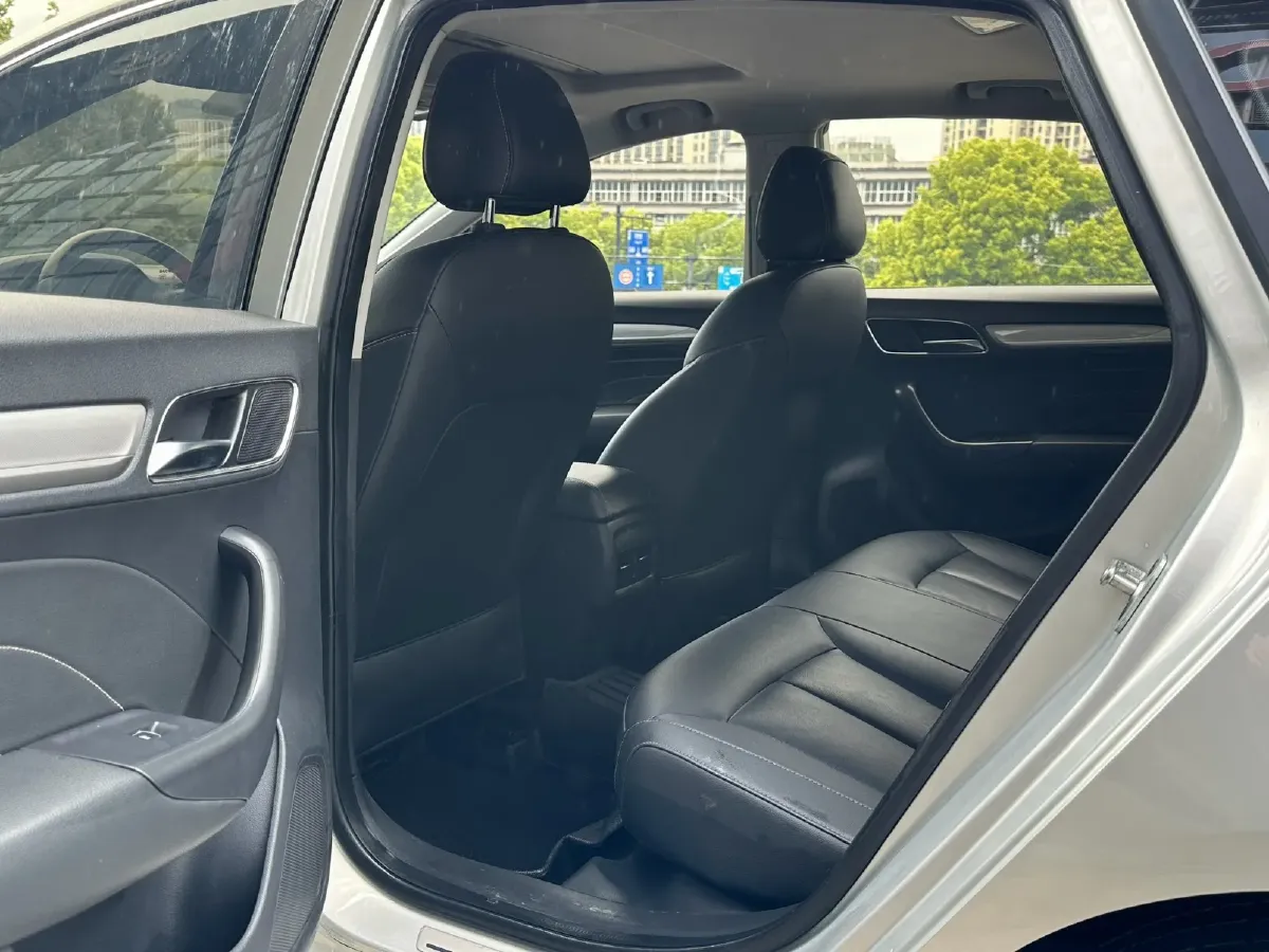 2017 Roewe i6 1.0T 125HP L3 2AT PHEV,autocango,china used car exporter,china ev exporter,chinese used car exporter,chinese used ev exporter