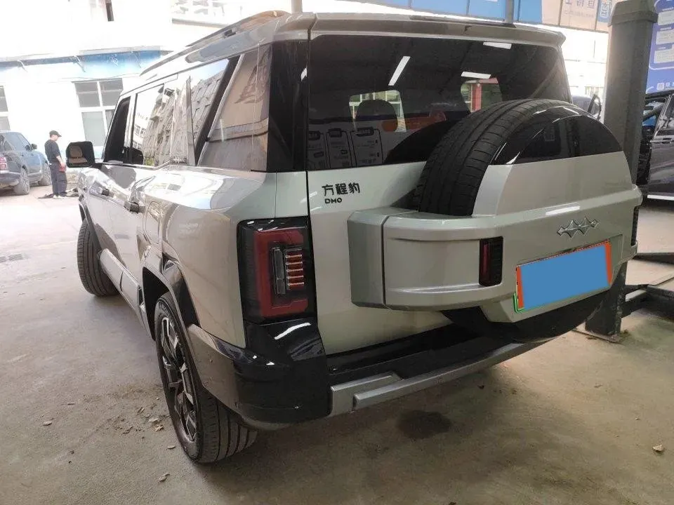2025 FangChengBao Bao 8 2.0T 245HP L4 E-CVT PHEV 36.8KWH,autocango,china used car exporter,china ev exporter,chinese used car exporter,chinese used ev exporter