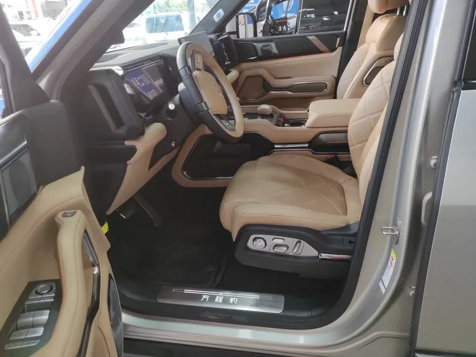 2025 FangChengBao Bao 8 2.0T 245HP L4 E-CVT PHEV 36.8KWH,autocango,china used car exporter,china ev exporter,chinese used car exporter,chinese used ev exporter