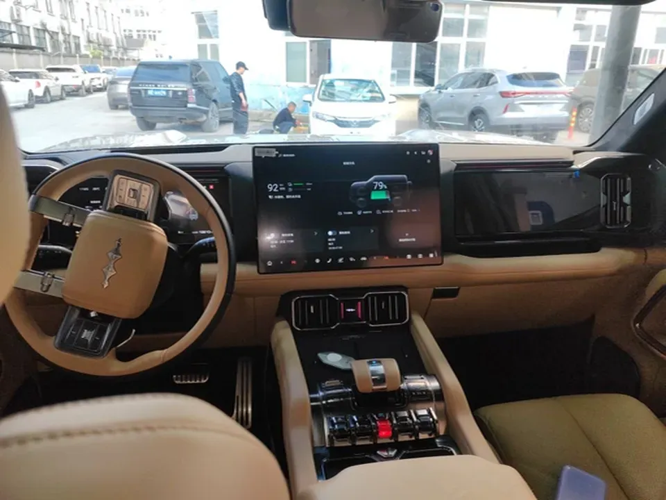 2025 FangChengBao Bao 8 2.0T 245HP L4 E-CVT PHEV 36.8KWH,autocango,china used car exporter,china ev exporter,chinese used car exporter,chinese used ev exporter