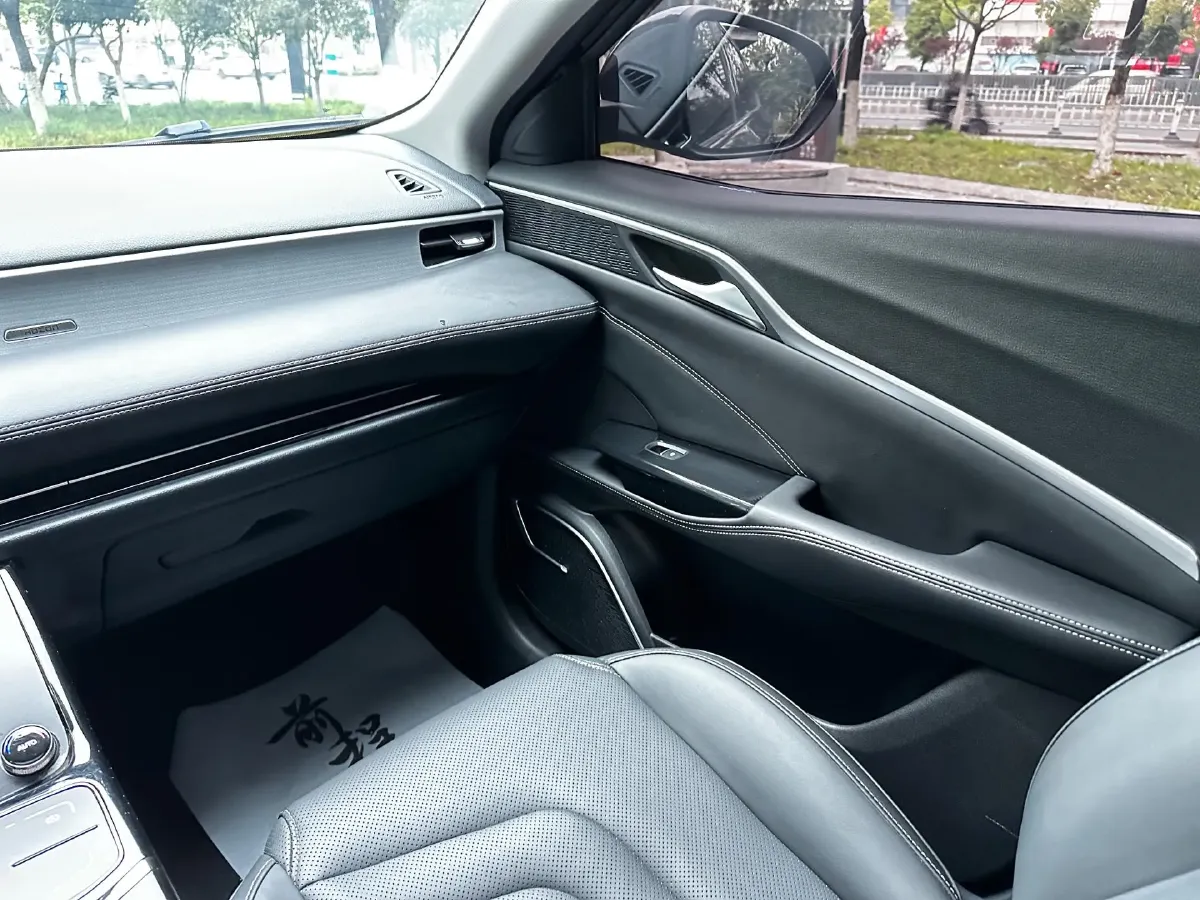 2022 GAC Trumpchi GS4 Plus 2.0T 252HP L4 6AT,autocango,china used car exporter,china ev exporter,chinese used car exporter,chinese used ev exporter