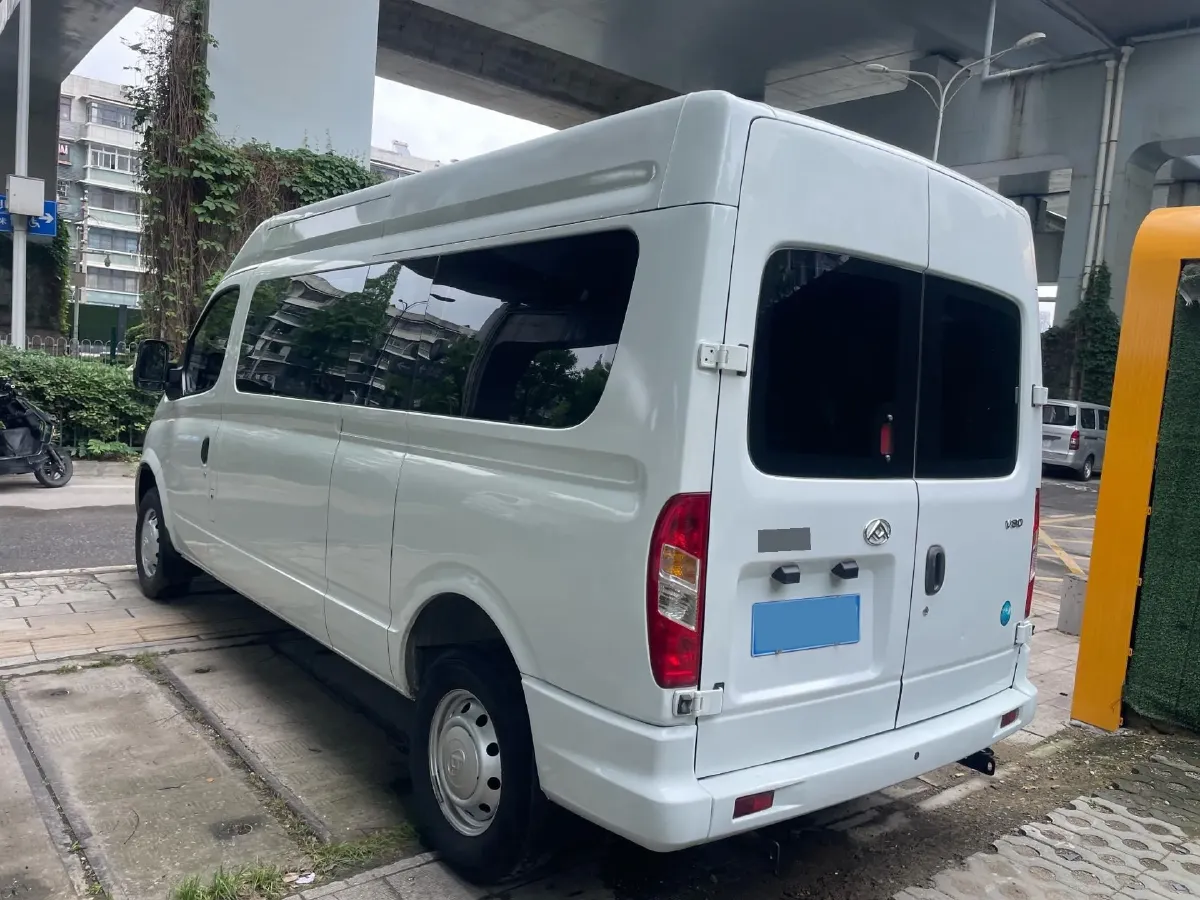 2019 MAXUS XinTu V80 2.0T 139HP L4 6MT,autocango,china used car exporter,china ev exporter,chinese used car exporter,chinese used ev exporter