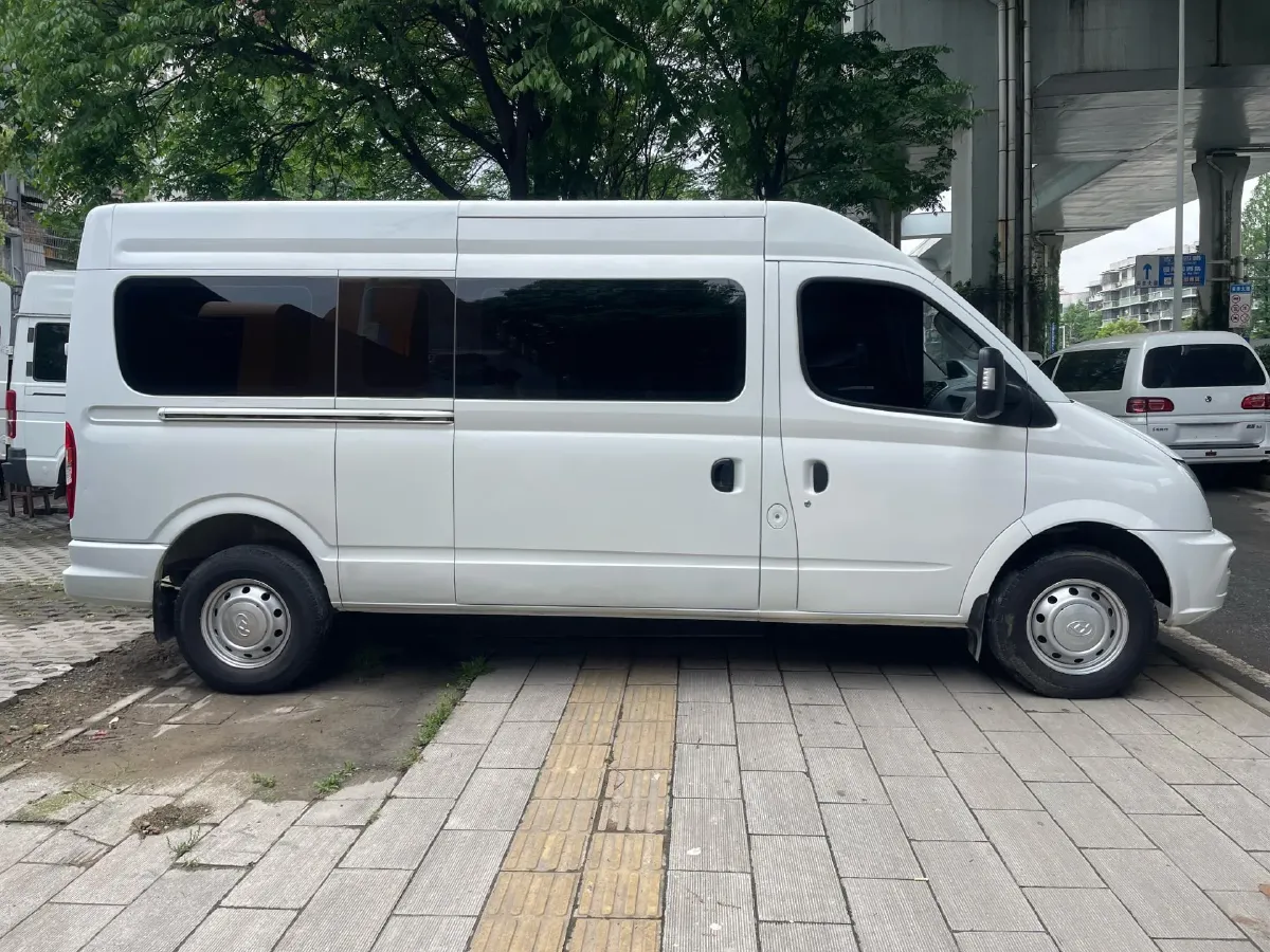 2019 MAXUS XinTu V80 2.0T 139HP L4 6MT,autocango,china used car exporter,china ev exporter,chinese used car exporter,chinese used ev exporter
