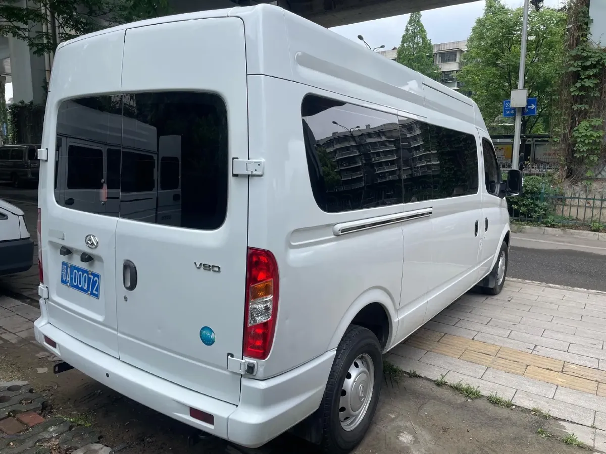 2019 MAXUS XinTu V80 2.0T 139HP L4 6MT,autocango,china used car exporter,china ev exporter,chinese used car exporter,chinese used ev exporter