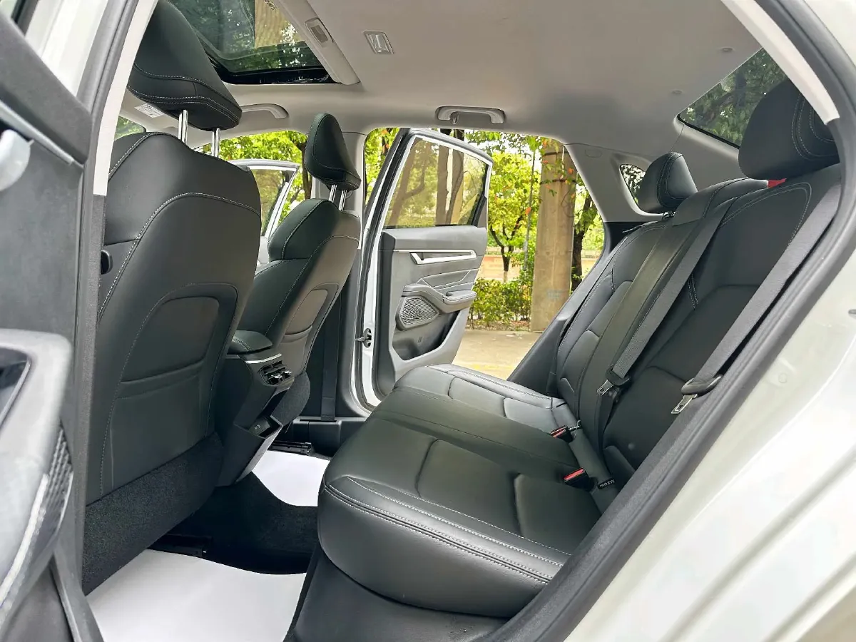 2025 Geely Emgrand 1.5L 127HP L4 CVT,autocango,china used car exporter,china ev exporter,chinese used car exporter,chinese used ev exporter