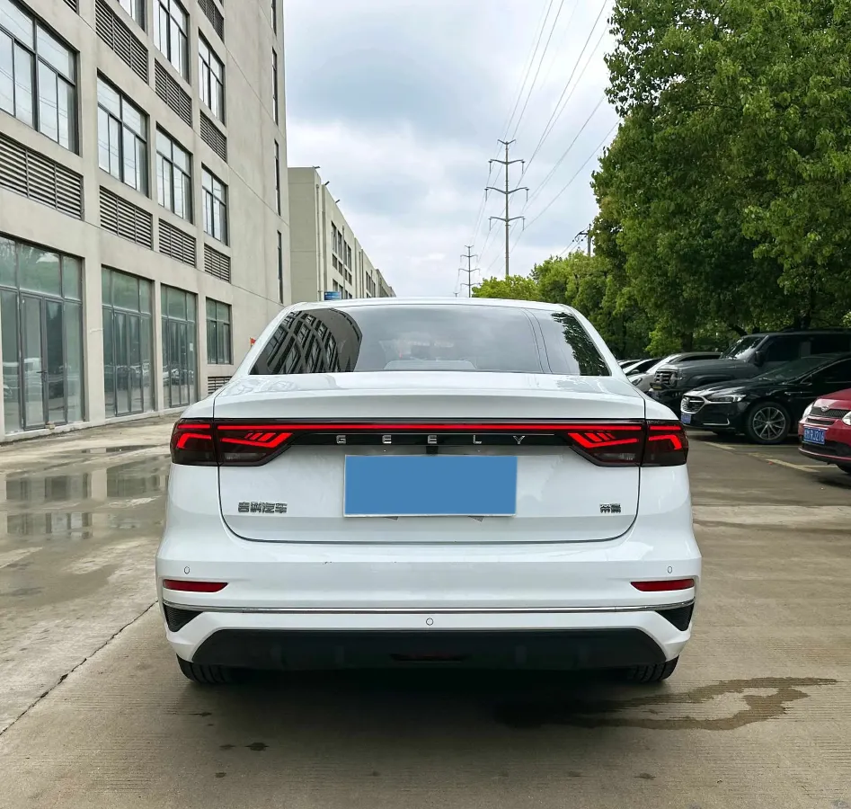 2025 Geely Emgrand 1.5L 127HP L4 CVT,autocango,china used car exporter,china ev exporter,chinese used car exporter,chinese used ev exporter