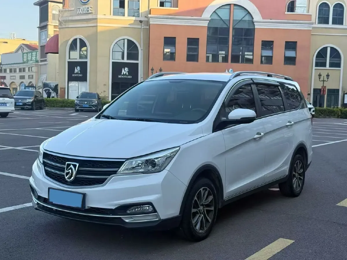 2019 BaoJun 730 1.5L 112HP L4 6MT,autocango,china used car exporter,china ev exporter,chinese used car exporter,chinese used ev exporter