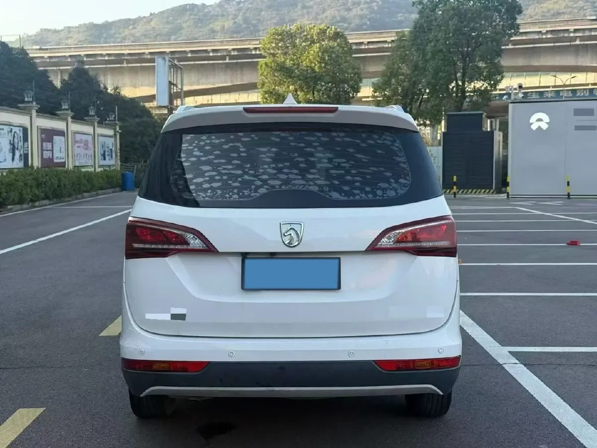 2019 BaoJun 730 1.5L 112HP L4 6MT,autocango,china used car exporter,china ev exporter,chinese used car exporter,chinese used ev exporter