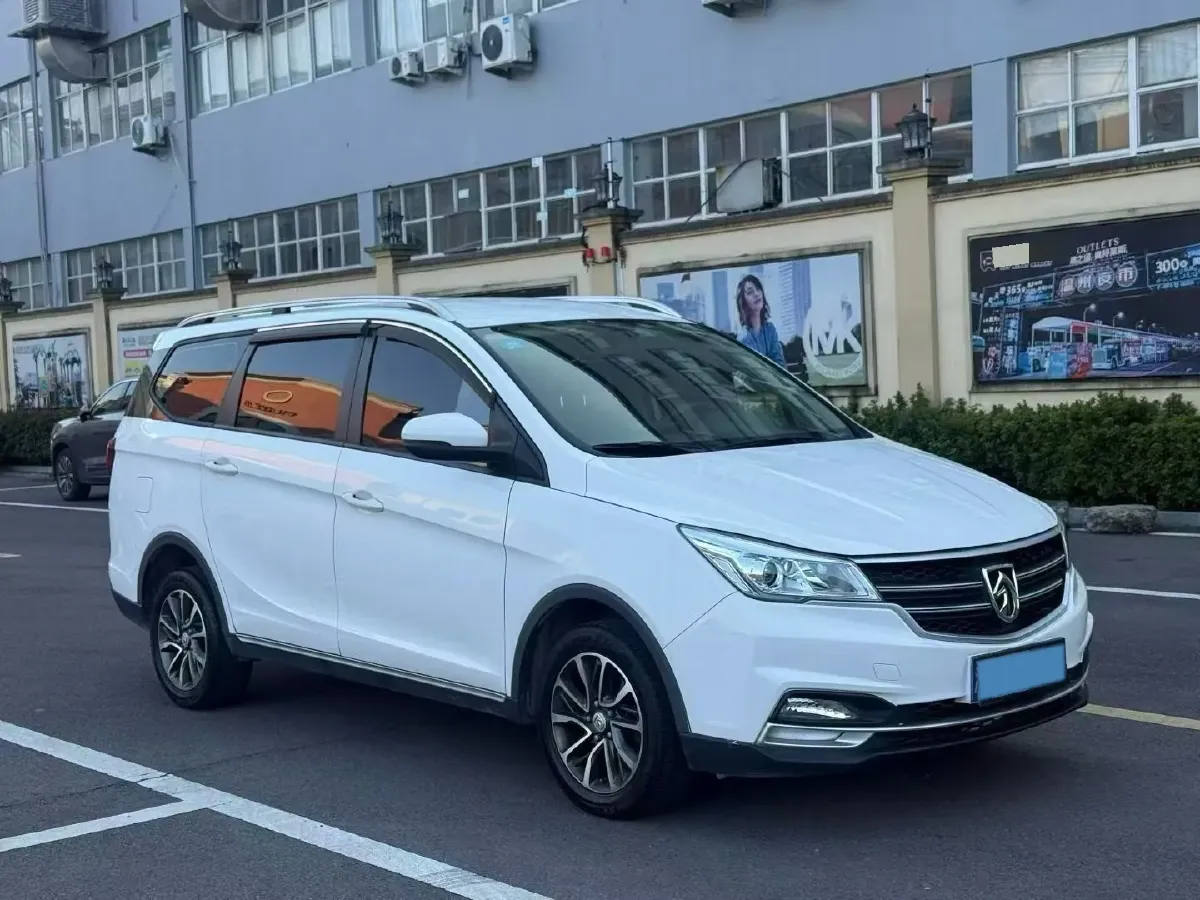 2019 BaoJun 730 1.5L 112HP L4 6MT,autocango,china used car exporter,china ev exporter,chinese used car exporter,chinese used ev exporter