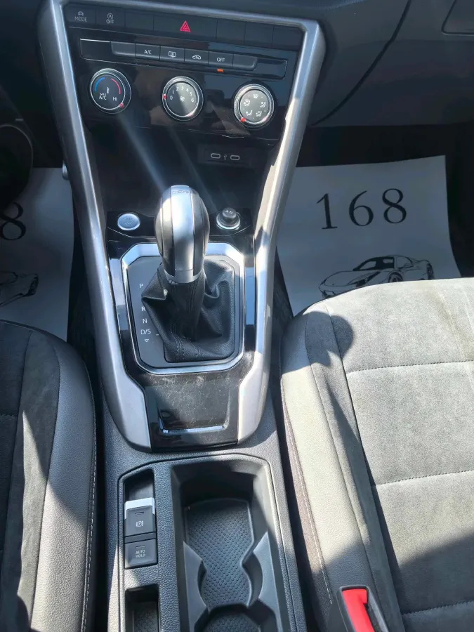 2022 Volkswagen T-Roc 1.4T 150HP L4 7DCT,autocango,china used car exporter,china ev exporter,chinese used car exporter,chinese used ev exporter