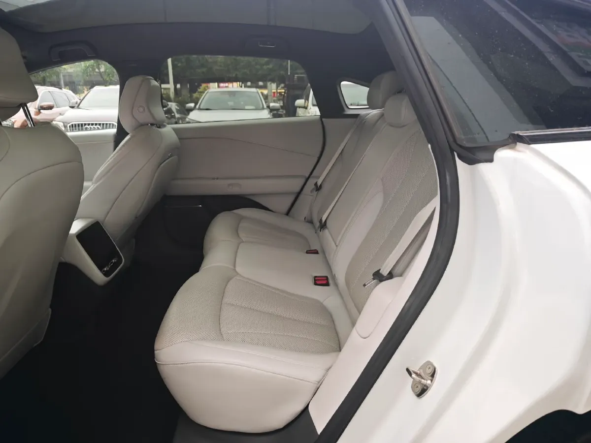 2024 Xpeng P7+ BEV 60.7KWH,autocango,china used car exporter,china ev exporter,chinese used car exporter,chinese used ev exporter