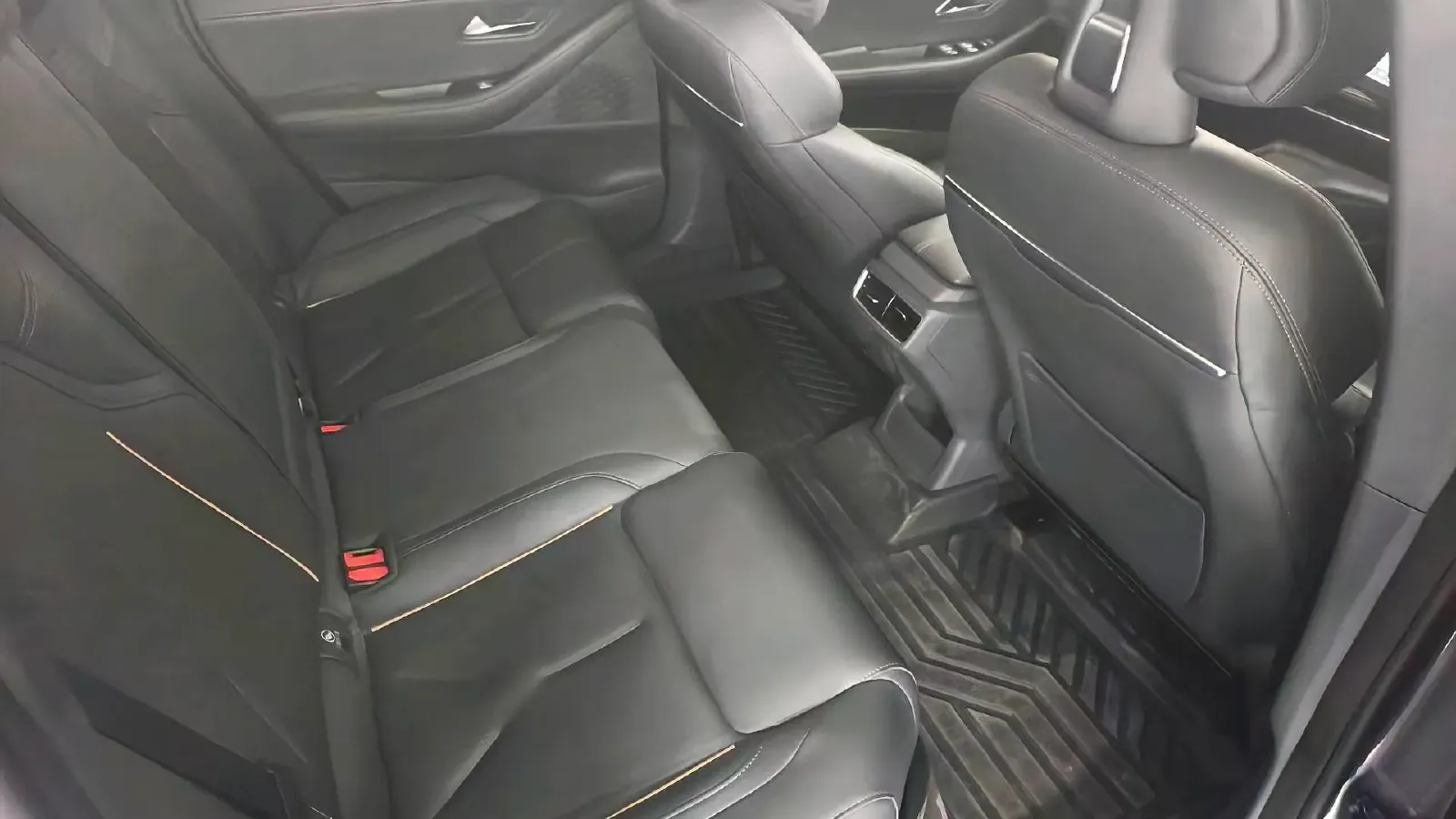 2022 DongFeng Forthing LingZhi EV BEV 68.4KWH,autocango,china used car exporter,china ev exporter,chinese used car exporter,chinese used ev exporter