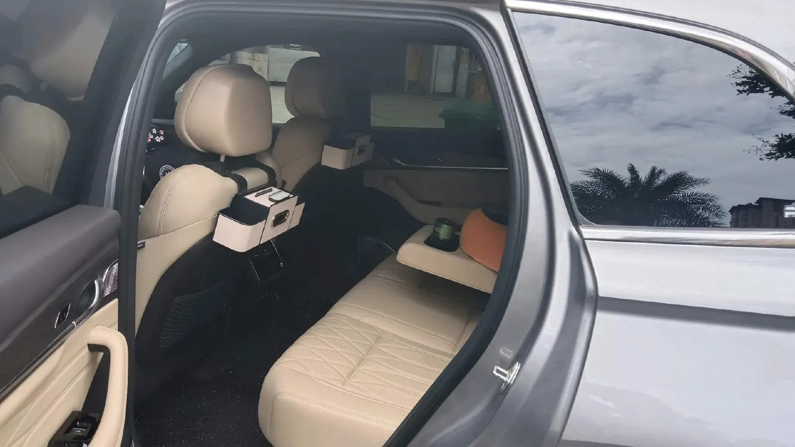 2025 Geely Monjaro 2.0T 238HP L4 8AT,autocango,china used car exporter,china ev exporter,chinese used car exporter,chinese used ev exporter