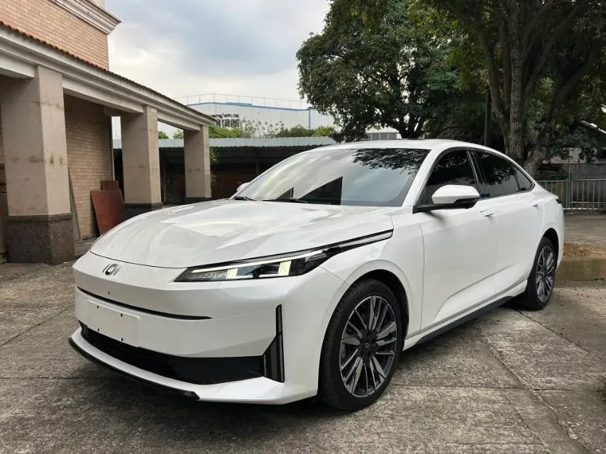 2024 ChangAn QiYuan A05 1.5L 110HP L4 E-CVT PHEV 18.4KWH,autocango,china used car exporter,china ev exporter,chinese used car exporter,chinese used ev exporter