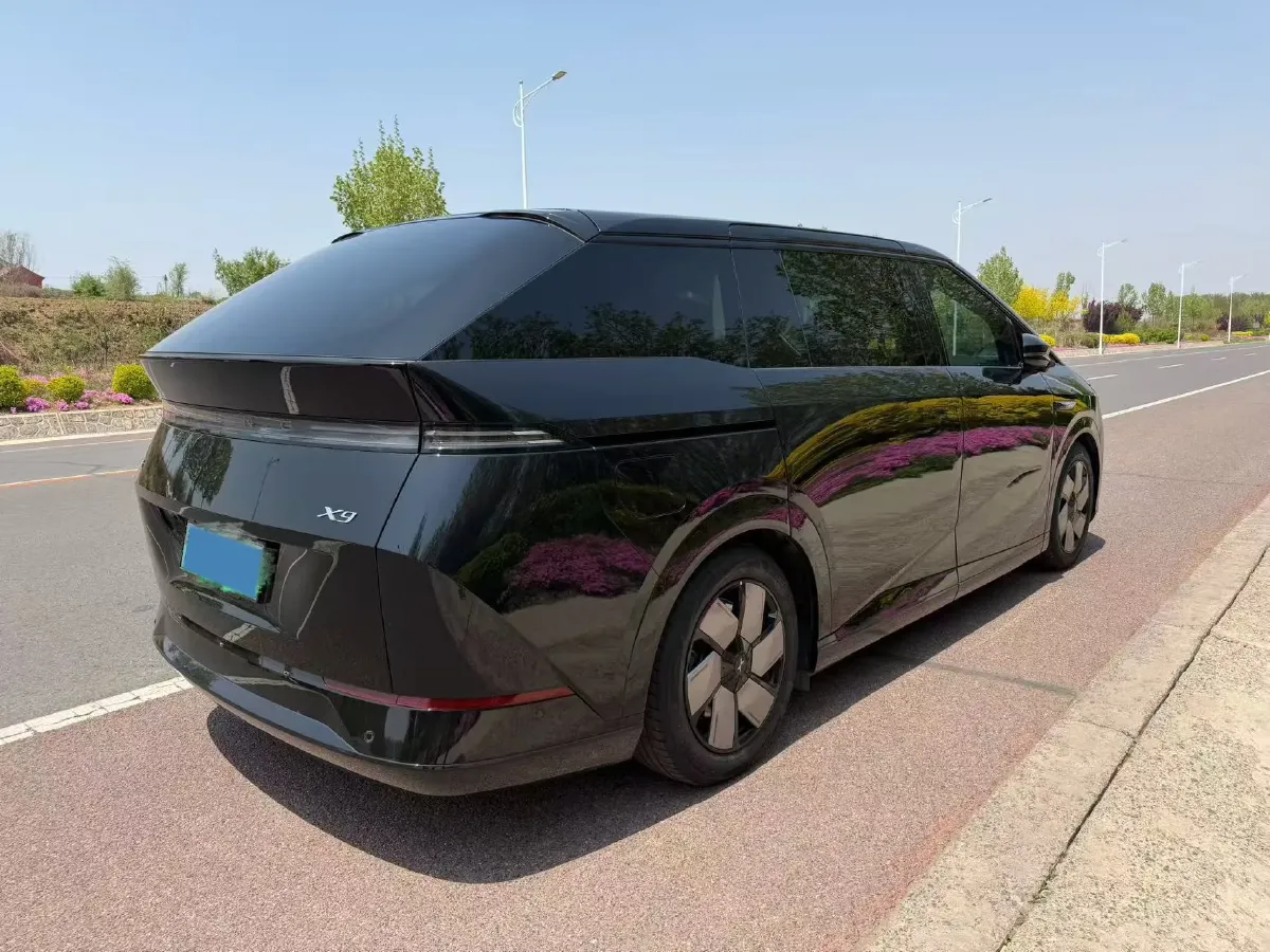 2024 Xpeng X9 BEV 101.5KWH,autocango,china used car exporter,china ev exporter,chinese used car exporter,chinese used ev exporter