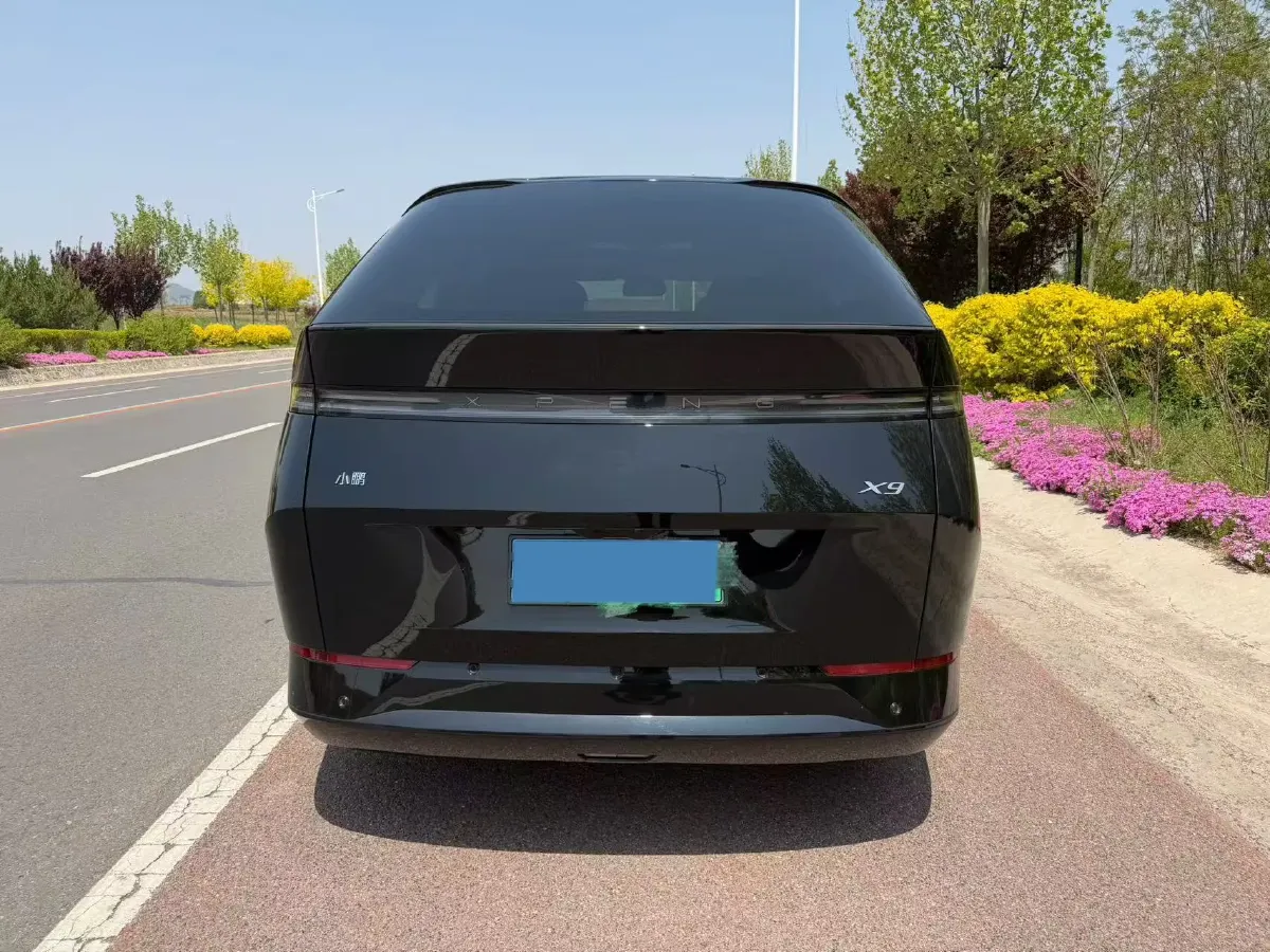 2024 Xpeng X9 BEV 101.5KWH,autocango,china used car exporter,china ev exporter,chinese used car exporter,chinese used ev exporter