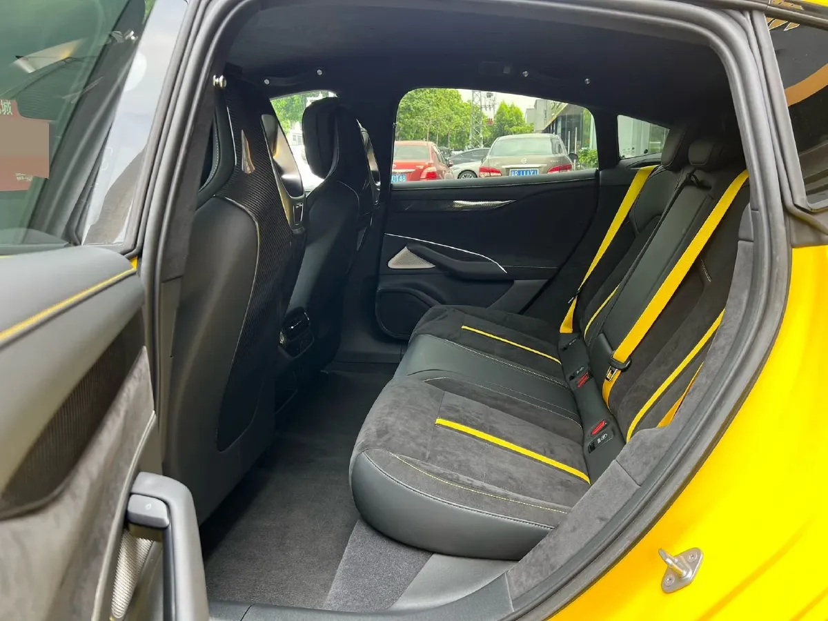 2025 MI SU7 Ultra BEV 93.7KWH,autocango,china used car exporter,china ev exporter,chinese used car exporter,chinese used ev exporter