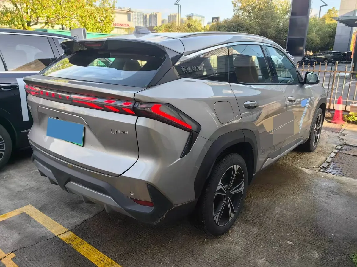 2025 Geely Galaxy L7 1.5L 112HP L4 1DHT PHEV 18.4KWH,autocango,china used car exporter,china ev exporter,chinese used car exporter,chinese used ev exporter