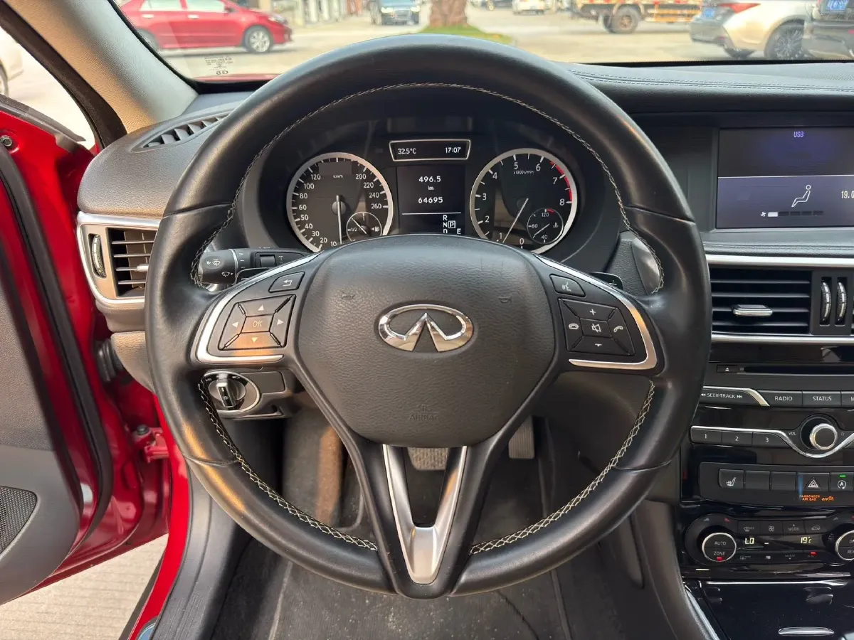 2017 Infiniti QX30 2.0T 211HP L4 7DCT,autocango,china used car exporter,china ev exporter,chinese used car exporter,chinese used ev exporter