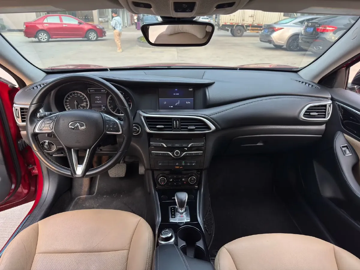 2017 Infiniti QX30 2.0T 211HP L4 7DCT,autocango,china used car exporter,china ev exporter,chinese used car exporter,chinese used ev exporter