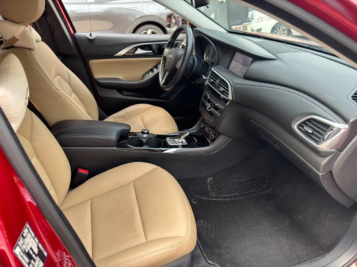 2017 Infiniti QX30 2.0T 211HP L4 7DCT,autocango,china used car exporter,china ev exporter,chinese used car exporter,chinese used ev exporter