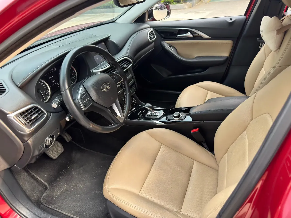 2017 Infiniti QX30 2.0T 211HP L4 7DCT,autocango,china used car exporter,china ev exporter,chinese used car exporter,chinese used ev exporter