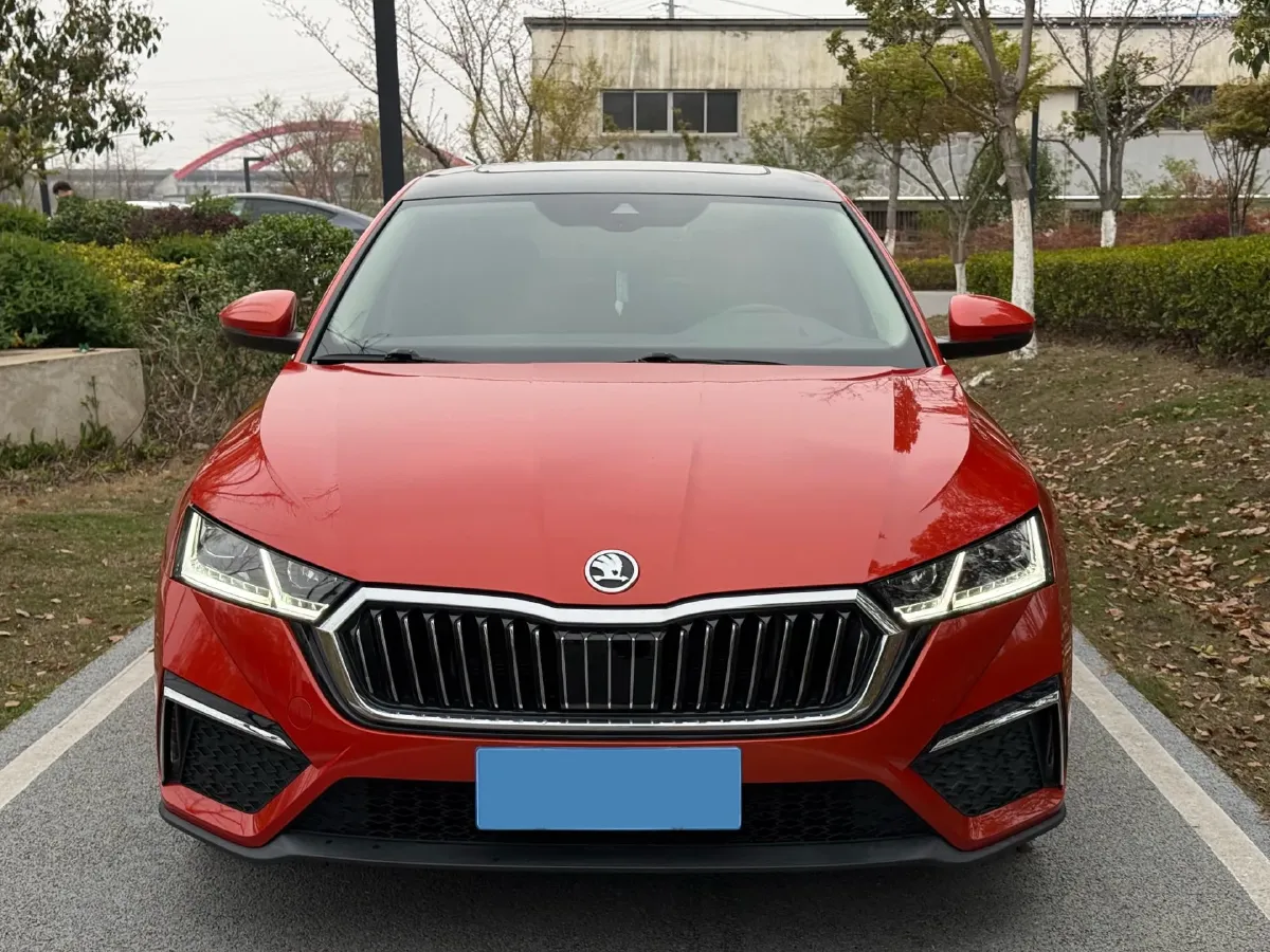 2021 Skoda Octavia 1.4T 150HP L4 7DCT,autocango,china used car exporter,china ev exporter,chinese used car exporter,chinese used ev exporter