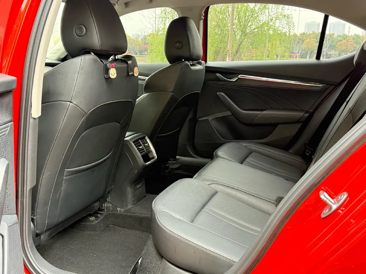 2021 Skoda Octavia 1.4T 150HP L4 7DCT,autocango,china used car exporter,china ev exporter,chinese used car exporter,chinese used ev exporter