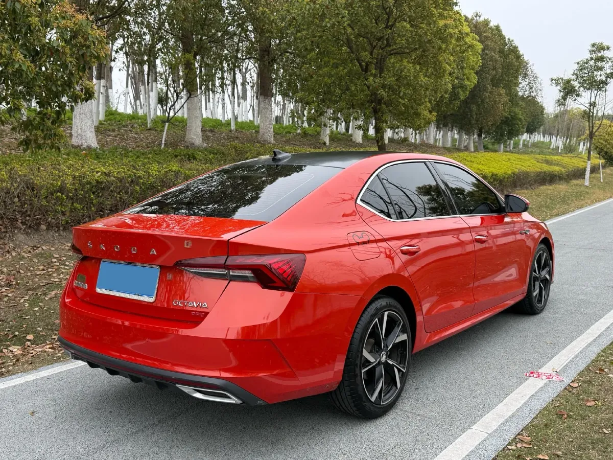 2021 Skoda Octavia 1.4T 150HP L4 7DCT,autocango,china used car exporter,china ev exporter,chinese used car exporter,chinese used ev exporter