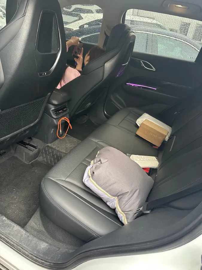 2024 HongQi HS3 1.5T 169HP L4 1DHT PHEV 18.4KWH,autocango,china used car exporter,china ev exporter,chinese used car exporter,chinese used ev exporter