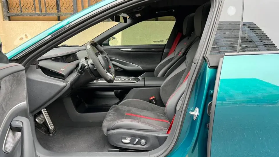 2025 MI SU7 Ultra BEV 93.7KWH,autocango,china used car exporter,china ev exporter,chinese used car exporter,chinese used ev exporter