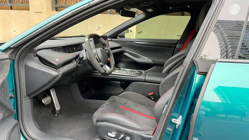 2025 MI SU7 Ultra BEV 93.7KWH,autocango,china used car exporter,china ev exporter,chinese used car exporter,chinese used ev exporter