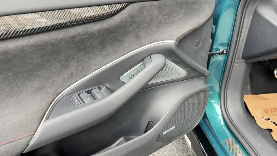 2025 MI SU7 Ultra BEV 93.7KWH,autocango,china used car exporter,china ev exporter,chinese used car exporter,chinese used ev exporter