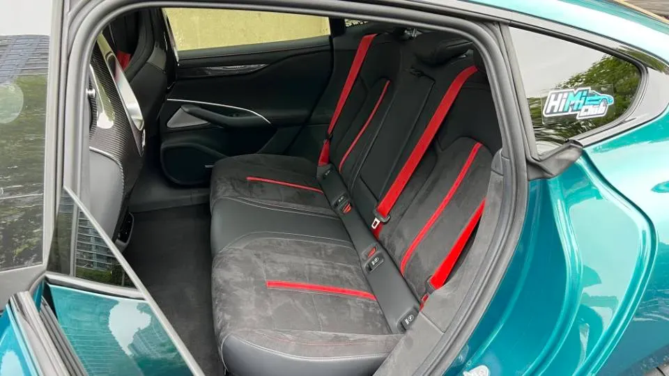 2025 MI SU7 Ultra BEV 93.7KWH,autocango,china used car exporter,china ev exporter,chinese used car exporter,chinese used ev exporter