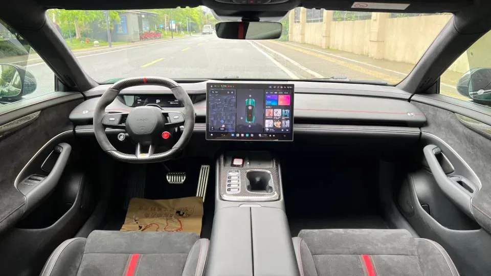 2025 MI SU7 Ultra BEV 93.7KWH,autocango,china used car exporter,china ev exporter,chinese used car exporter,chinese used ev exporter