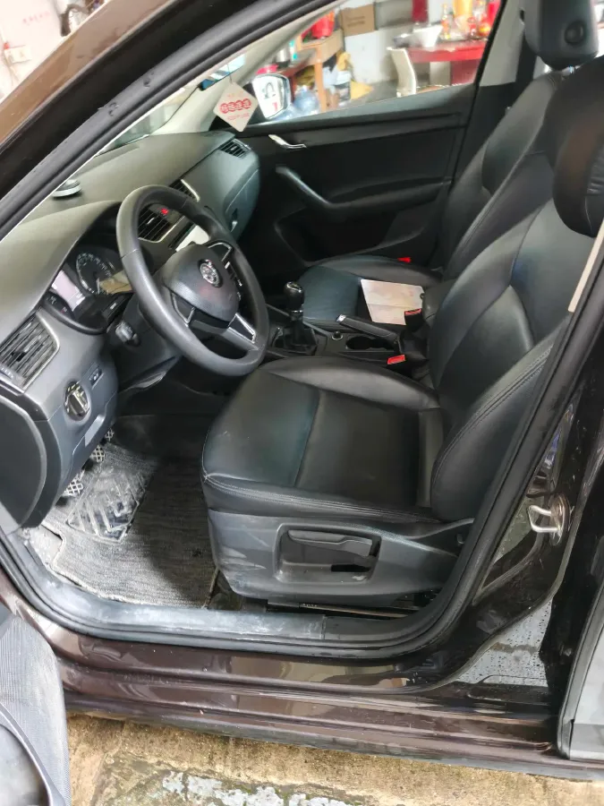 2017 Skoda Octavia 1.6L 110HP L4 5MT,autocango,china used car exporter,china ev exporter,chinese used car exporter,chinese used ev exporter