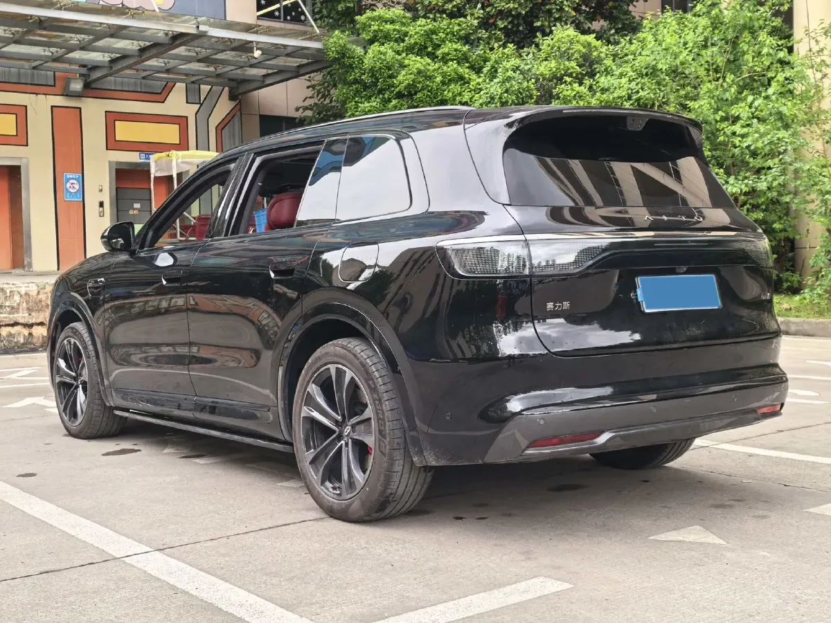2025 AITO AITO M8 REEV 160HP REEV 53.4KWH,autocango,china used car exporter,china ev exporter,chinese used car exporter,chinese used ev exporter