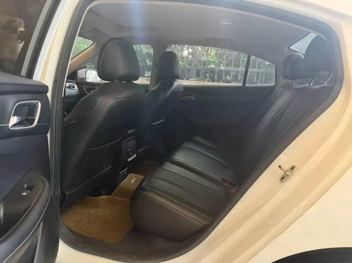 2019 Roewe i5 1.5L 120HP L4 CVT,autocango,china used car exporter,china ev exporter,chinese used car exporter,chinese used ev exporter