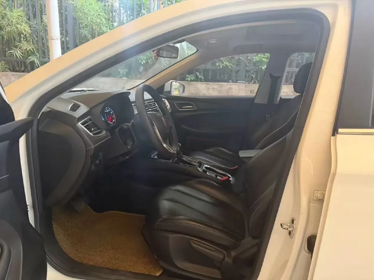 2019 Roewe i5 1.5L 120HP L4 CVT,autocango,china used car exporter,china ev exporter,chinese used car exporter,chinese used ev exporter