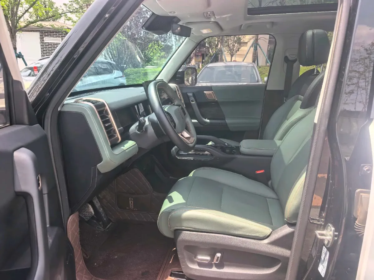 2024 Dongfeng RuiQi 7 2.0T 228HP L4 8AT,autocango,china used car exporter,china ev exporter,chinese used car exporter,chinese used ev exporter