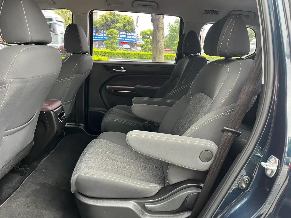 2023 GAC Trumpchi M6 1.5T 177HP L4 7DCT,autocango,china used car exporter,china ev exporter,chinese used car exporter,chinese used ev exporter