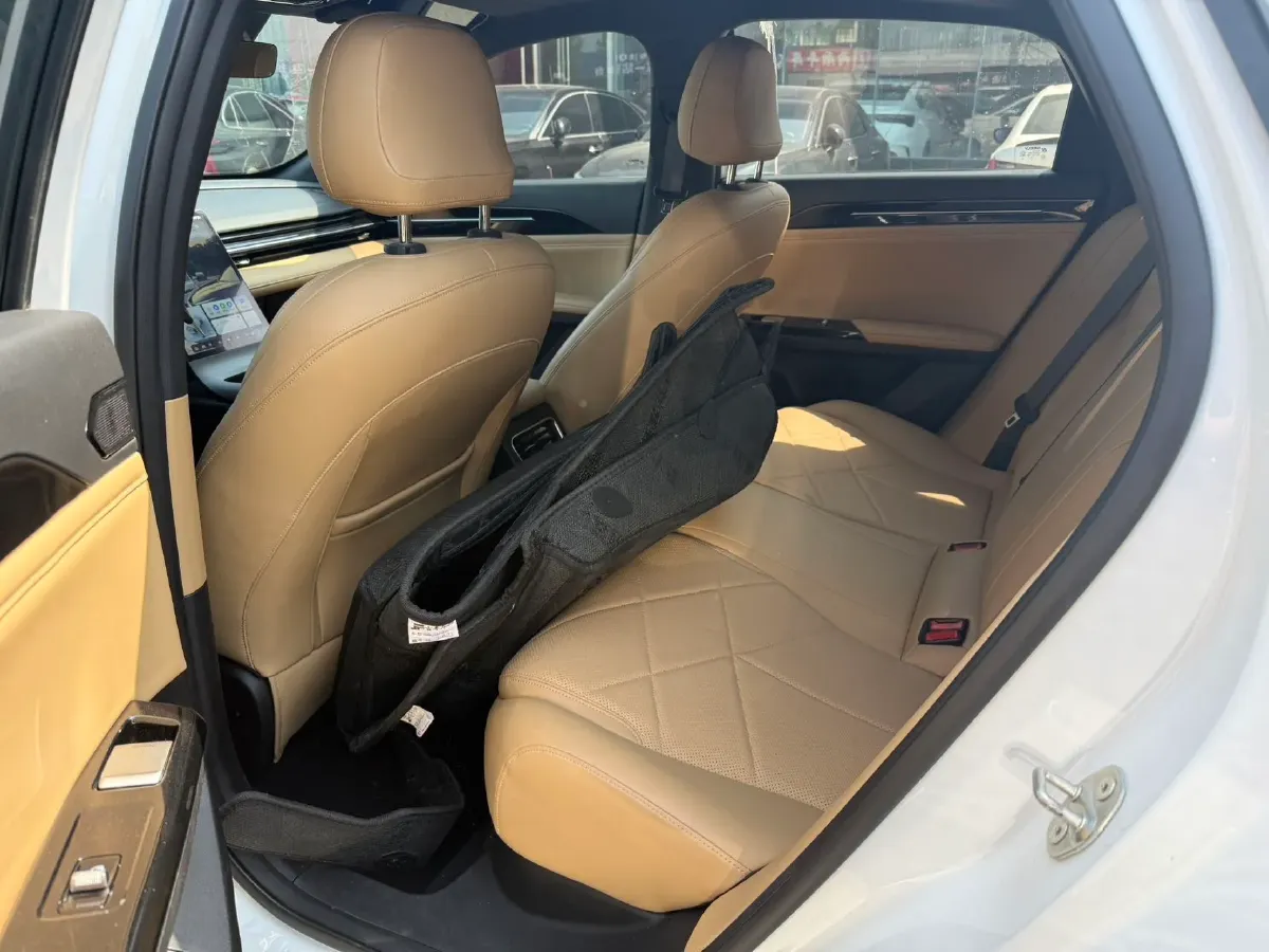 2023 Geely Galaxy L6 1.5T 163HP L4 3DHT PHEV,autocango,china used car exporter,china ev exporter,chinese used car exporter,chinese used ev exporter