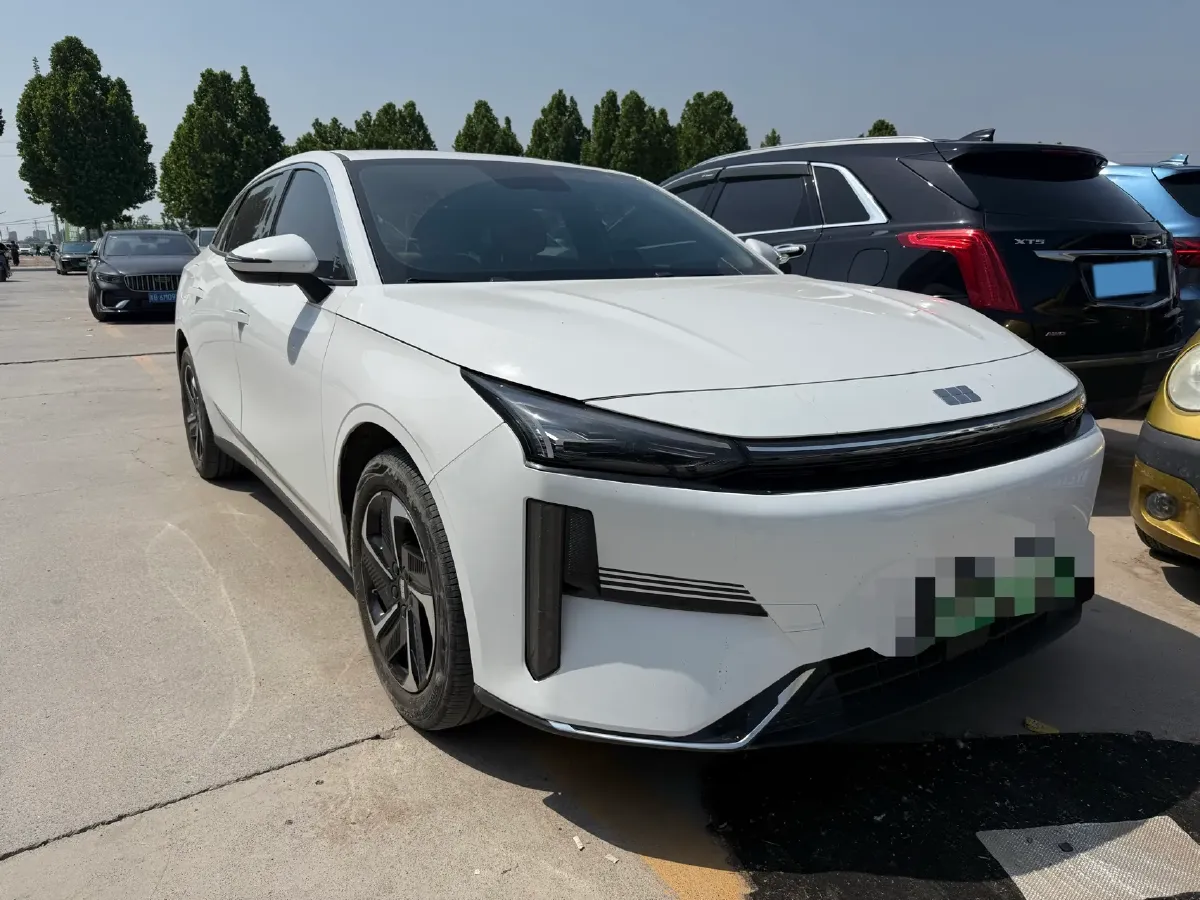 2023 Geely Galaxy L6 1.5T 163HP L4 3DHT PHEV,autocango,china used car exporter,china ev exporter,chinese used car exporter,chinese used ev exporter